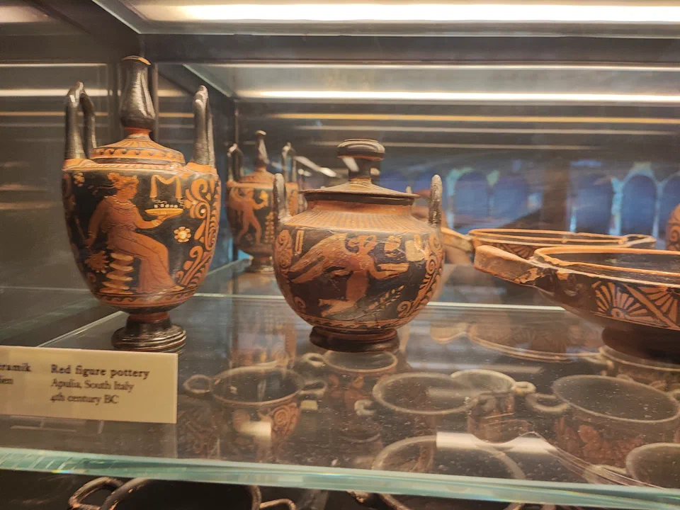 Red figure pottery, Medelhavsmuseet