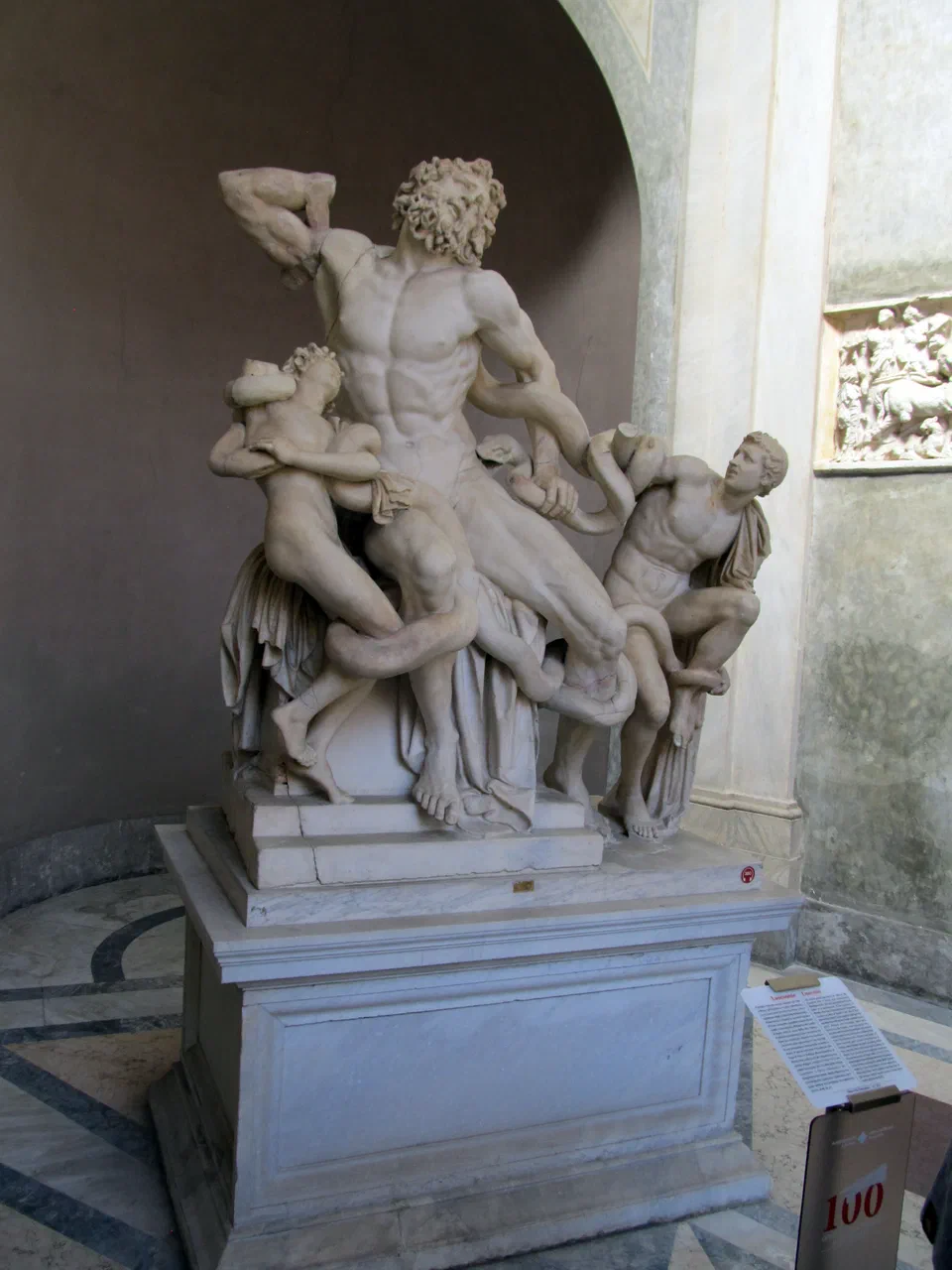 Laocoön and His Sons (15427848720)