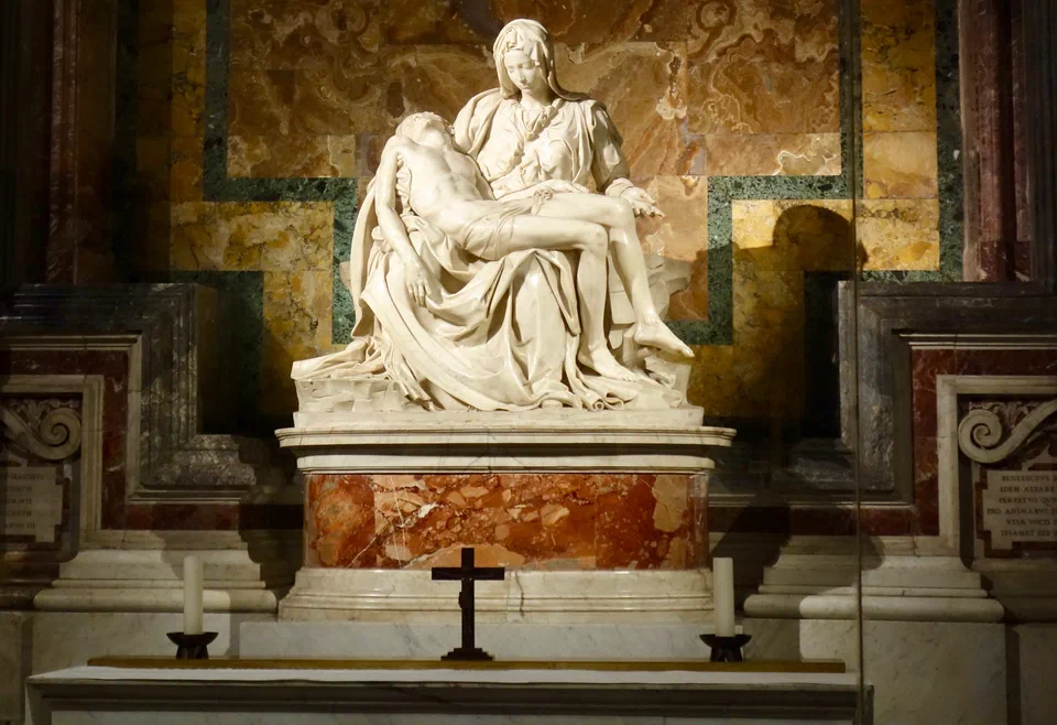 Pietà by Michelangelo, St. Peter's Basilica (31679573127)